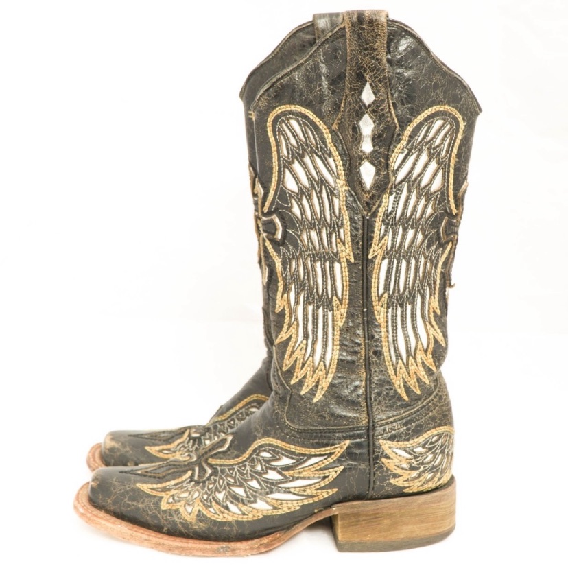 Corral Wings & Cross Boots